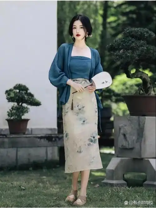 最近新中式穿搭火出圈了,各大明星网红都在尝试,实在是太好看了.