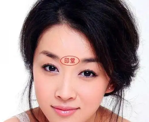 八种苦命女人的面相特征命苦婚姻不顺的女人面相(苦命相的女人面相)