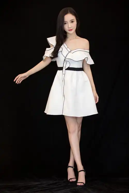 李小璐最新写真图片妩媚撩人