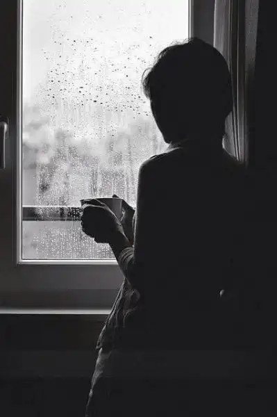 背影,雨天,凝思