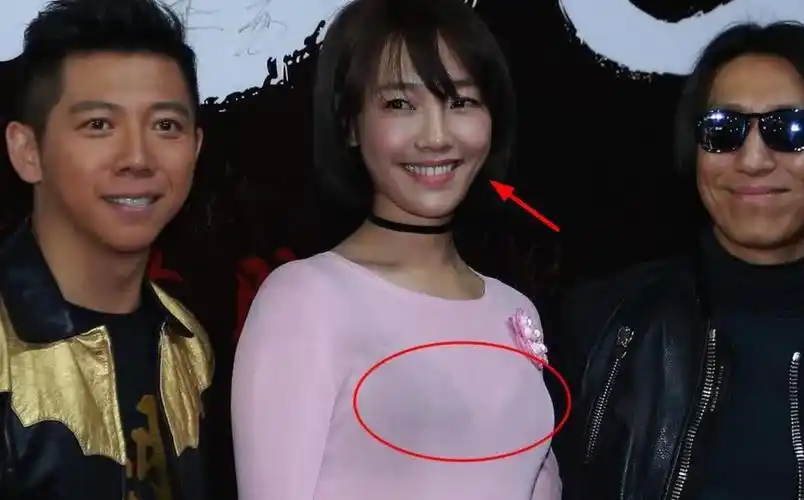 有一种"一指禅"叫白百何,亮点太突出,网友:任谁都挪不开眼