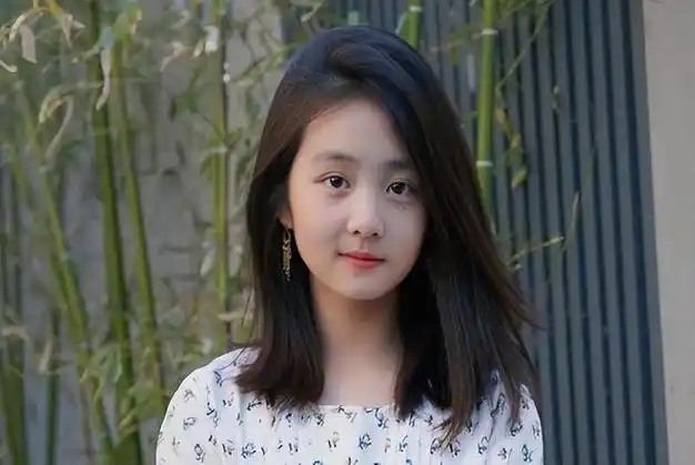 11岁刘向蕙爸爸刘德华比她大51岁或能继承数十亿身家