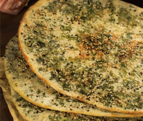 贾玲代言的围炉三国锅盔来巴中容邦了30cm超大只