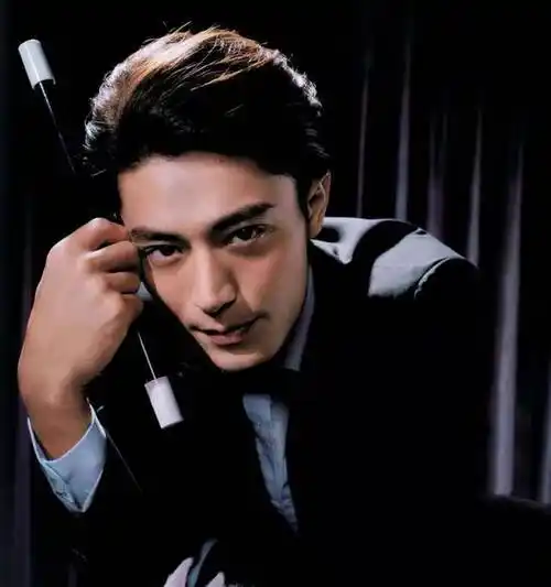 "古风男神"霍建华的低调人生,和他生命中深爱的一个女人_胡歌_生活