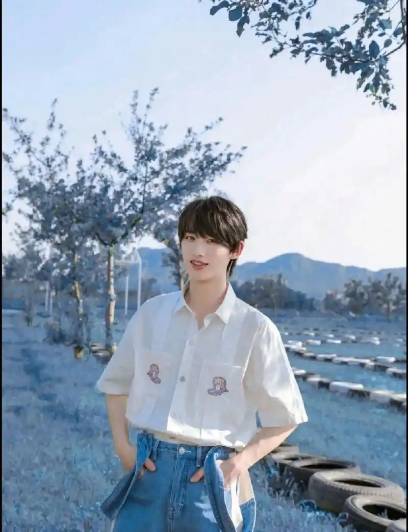 好喜欢丁程鑫这张图