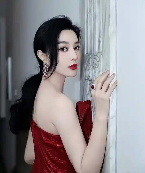 范冰冰在海外靠美貌出圈!