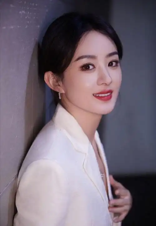 赵丽颖新年换头彻底惊艳到大家新的公主切也太美了好美啊