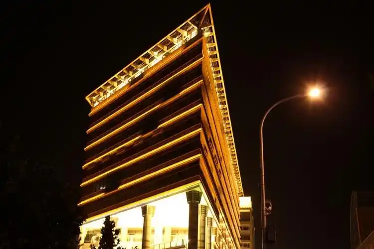 天津塘沽泰达夜景(手持拍摄)