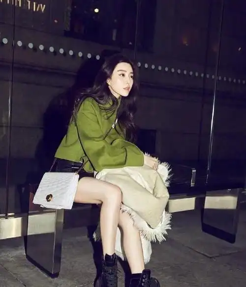 范冰冰腿细到不需p图小皮裙马丁靴扮大女人风不愧是范爷