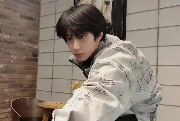 刘耀文露腹肌出自哪个综艺节目?