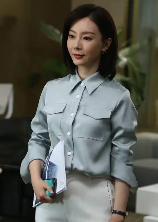 陈数如今也46岁!整容的后果就是脸垮僵硬.可惜了!