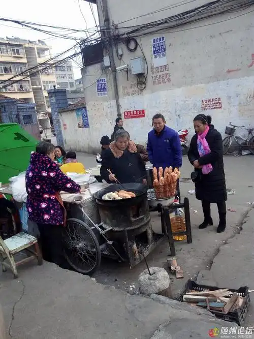 南郊转盘这边早晨卖豆浆的美嫂子