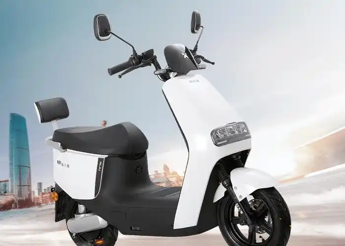 新大洲a21电动车测评:品质车身,外观时尚,续航150km,能跑长途_搜狐