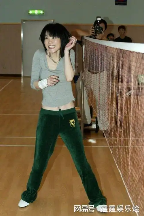 20岁王菲打台球你见过吗