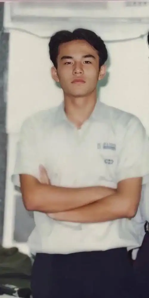 周杰伦学生旧照曝光,被赞是校草,网友评论:审美受到了侮辱