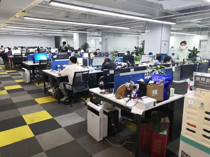 周华兵一行参观走访贪玩游戏广州分公司