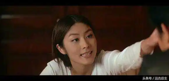 时间回到2002年,陈永仁在接受李心儿的心理辅导时,与李医生发生了亲密