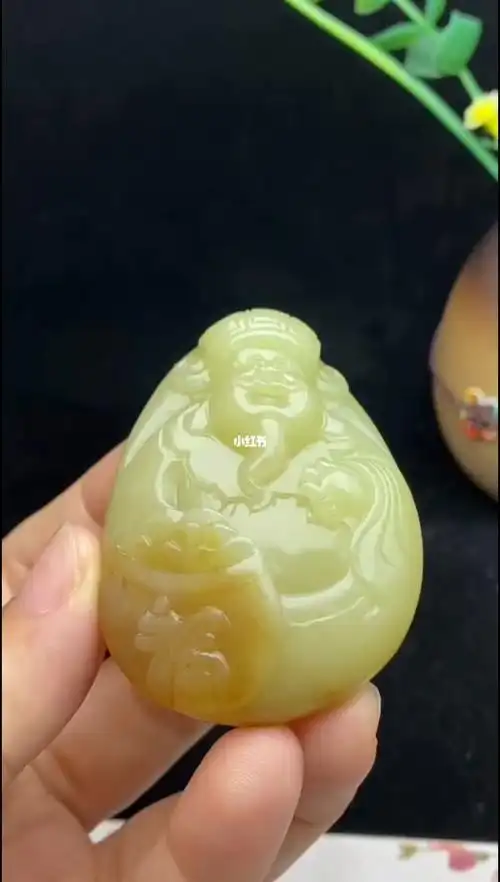 和田玉黄口料财神吊坠俏糖色