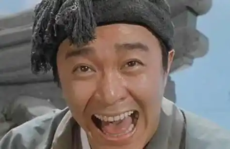 或者是这样的,强颜欢笑,憔悴沧桑.