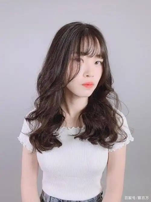 2020年刘海造型全集,这波趋势抓准了能免刀瘦脸,女人味up up