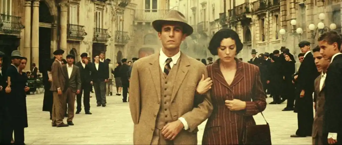 不如看看《西西里的美丽传说》!_信仰_电影_伪善