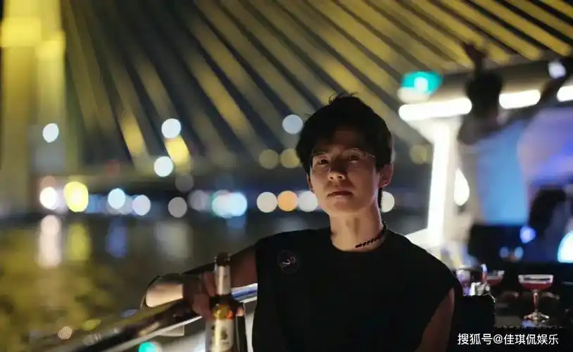 陈思诚公司泰国团建,佟丽娅刘昊然文咏珊合照,俊男靓女好养眼_旅游