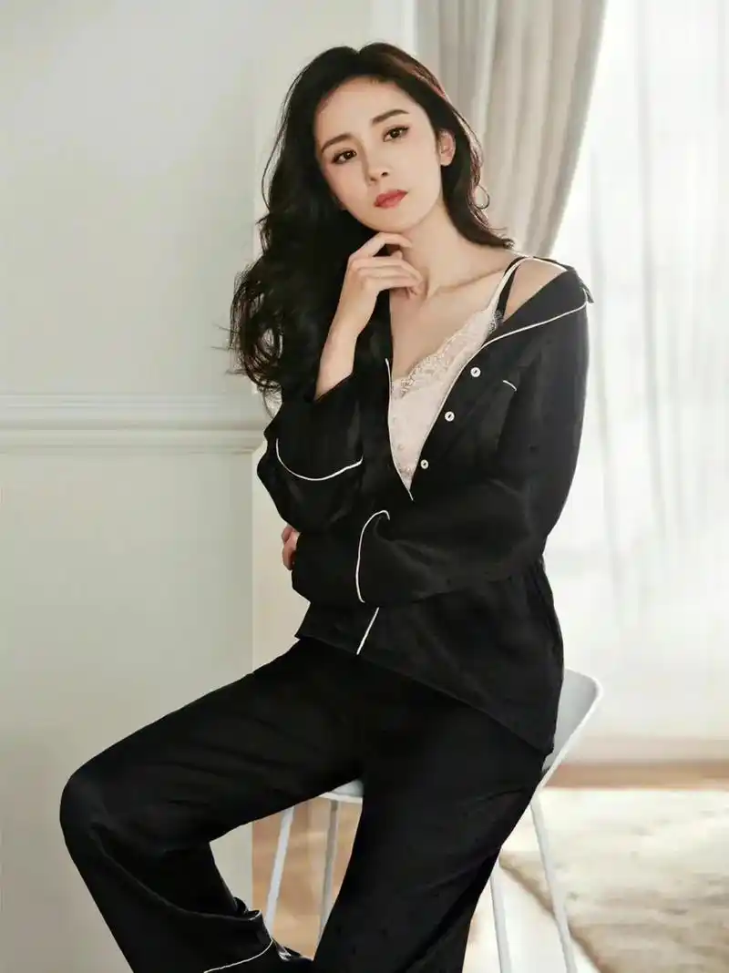 二婚离导@杨幂 37岁 杨幂的励志成名路她4岁童星出道,在 - 抖音