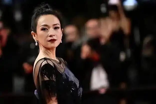 相比大s对前任的吐槽不休,章子怡的这3点做法让人佩服!