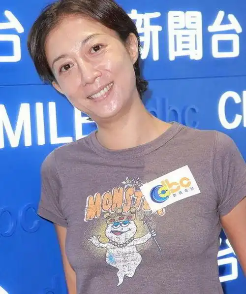 这一次德高望重的成龙终于被自己的亲人戳破了本性