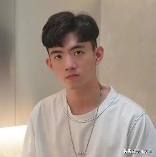 男生发型名称(男生发型名称大全图解 锅盖头)