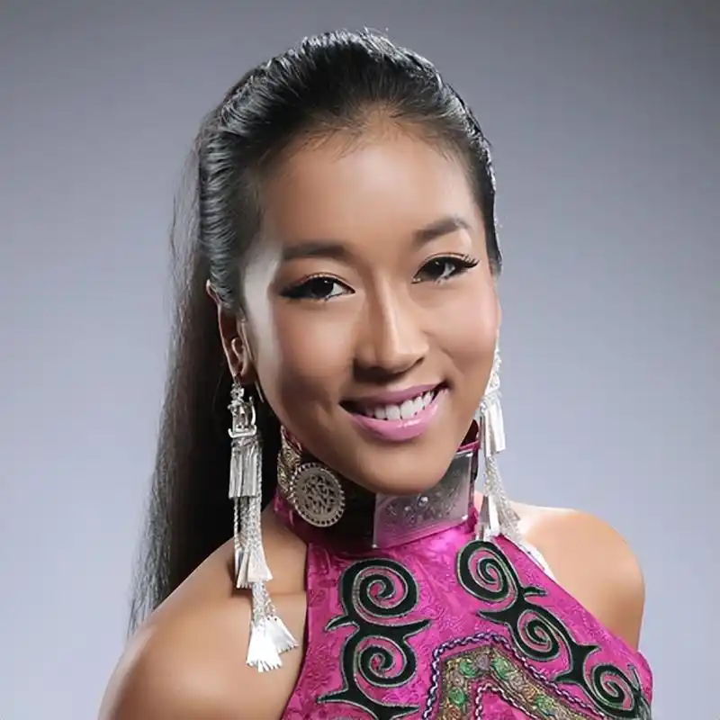 靠好声音发家的吉克隽逸,网传不仅家庭条件很好,皮肤也是自己故意晒黑