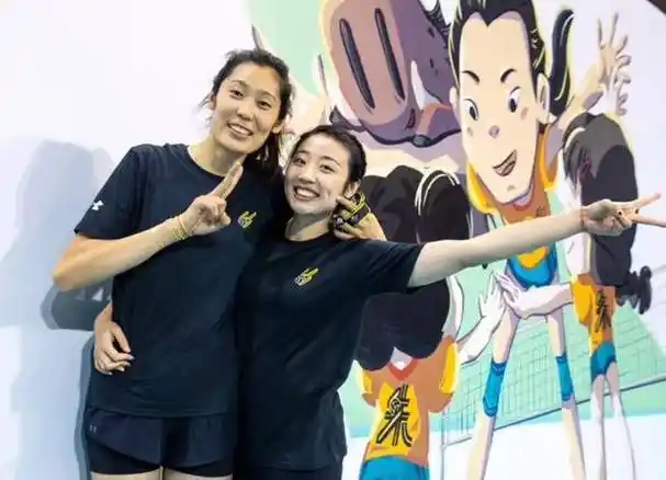 朱婷和姚迪的行程解读:为康复训练赴约,不仅是游山玩水_中国女排_照片