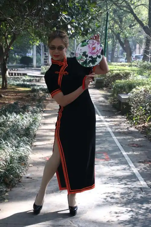 老年大学旗袍美女展风采 - 美篇