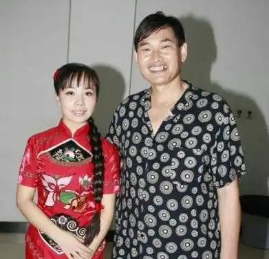 国家一级演员王二妮,买不起房回农村,现和老公下地放牛成了日常