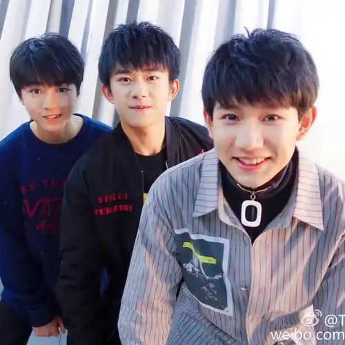 凯始玺欢源味棒棒糖的女孩