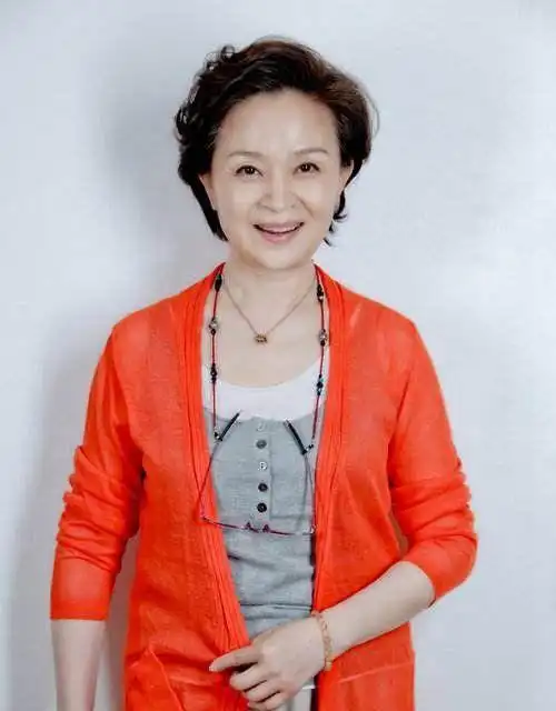 刘莉莉,中国内地影视女演员,被人们亲切称为"婆婆专业户"!