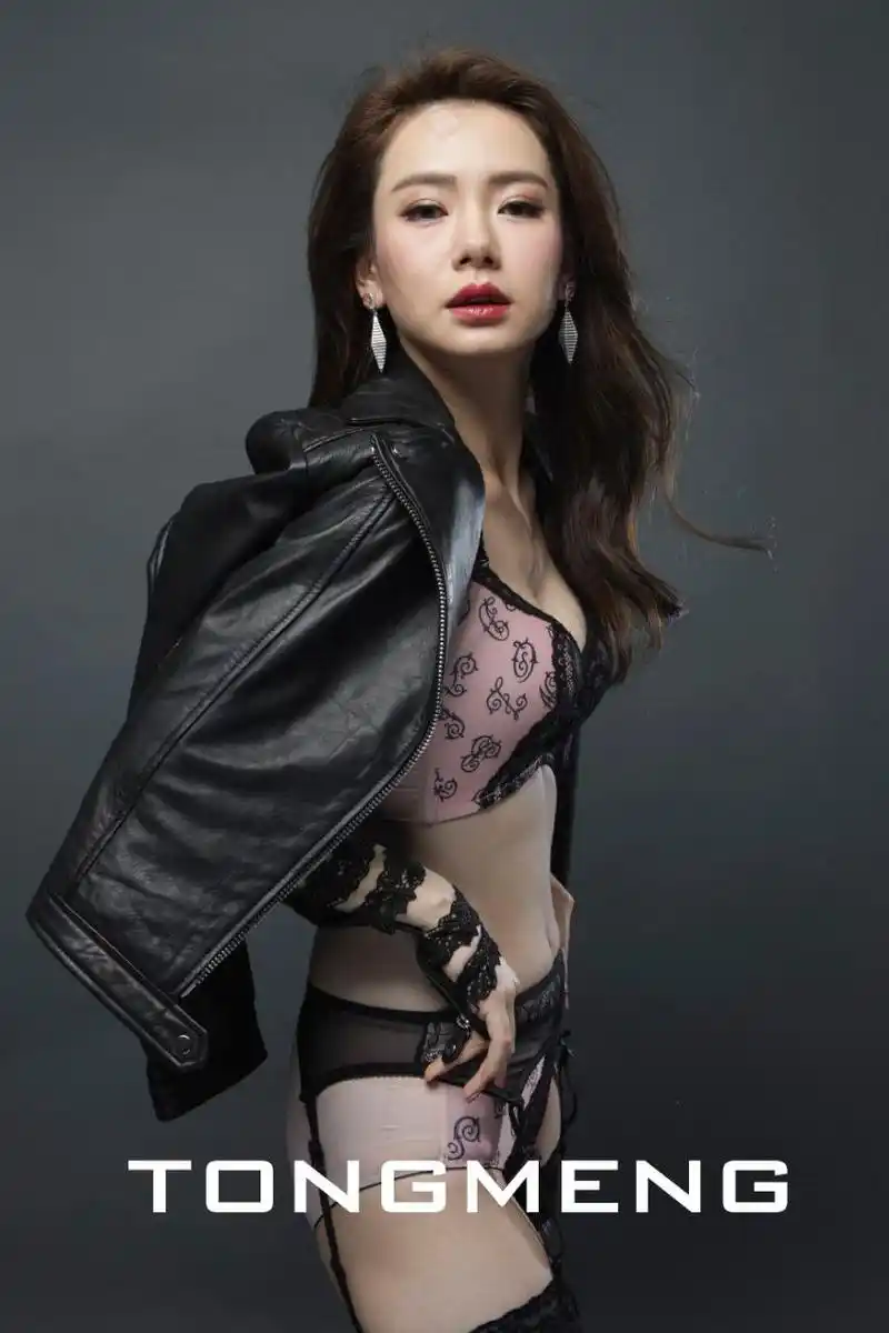 戚薇内衣写真#女明星# #娱圈新动向# #美女写真