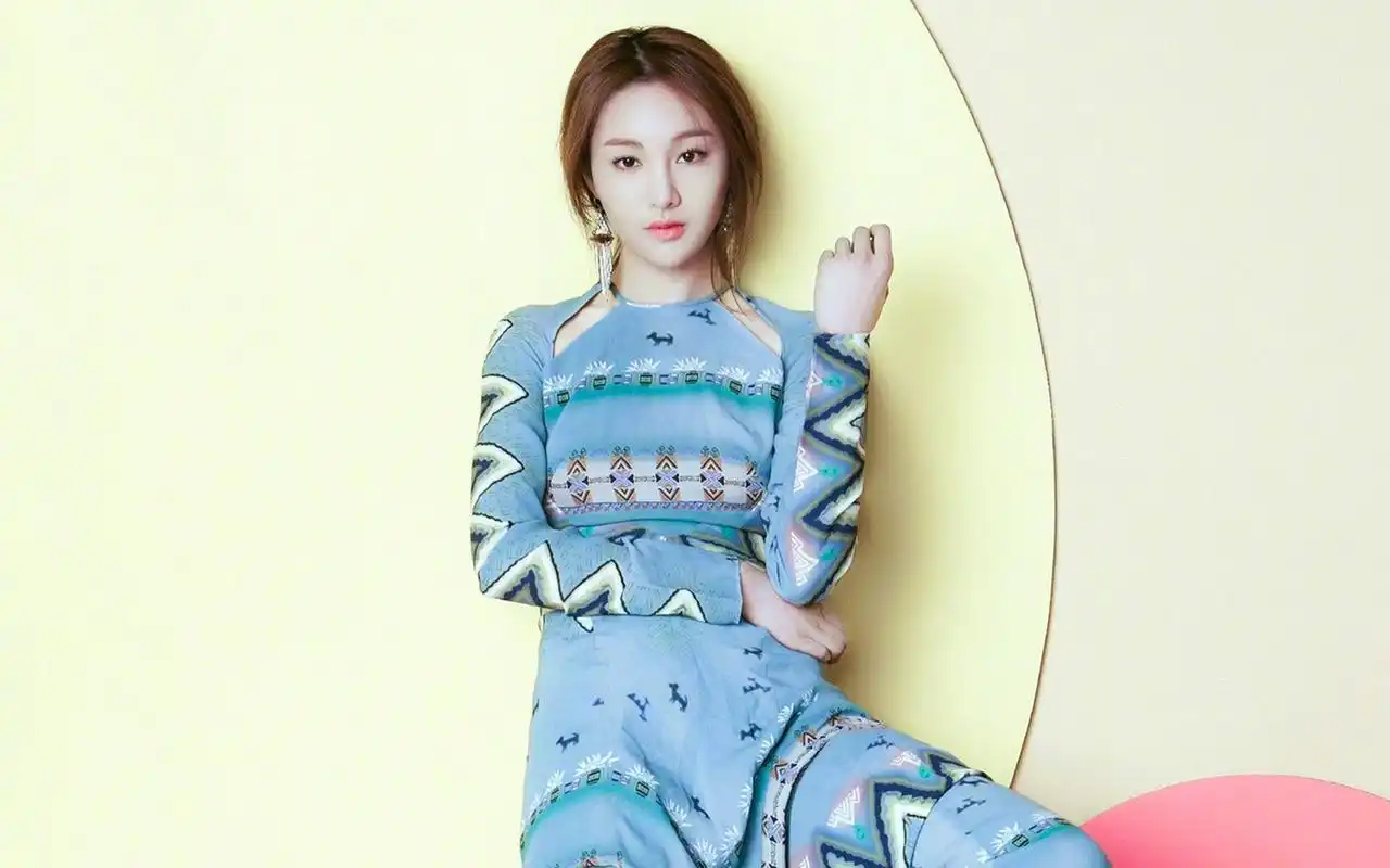 郑爽性感杂志大片写真高清桌面壁纸