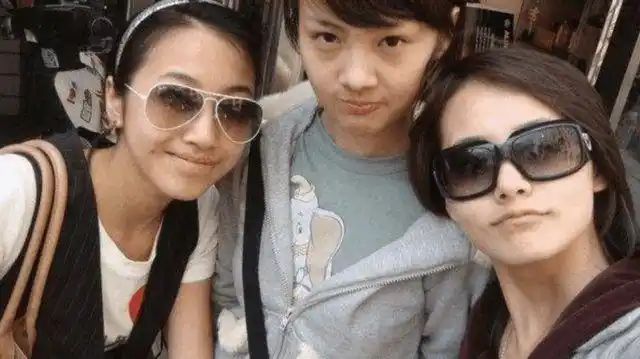 她是郑爽大学同班同学兼挚友,一直不温不火_网易订阅