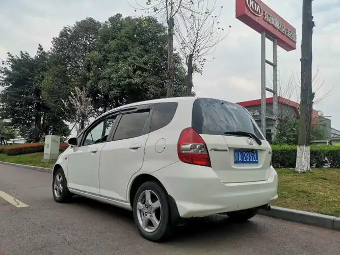 【成都】2005年05月 05款 1.5 cvt 自动档