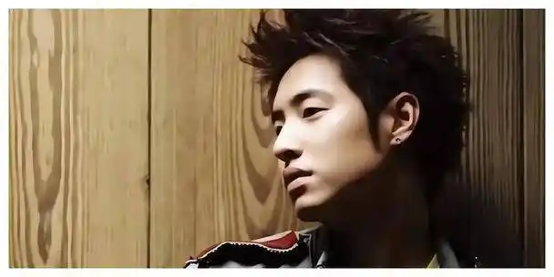 超越音乐界限,燃起梦想之火:《反转地球》音乐点评_潘玮柏_歌曲_听众