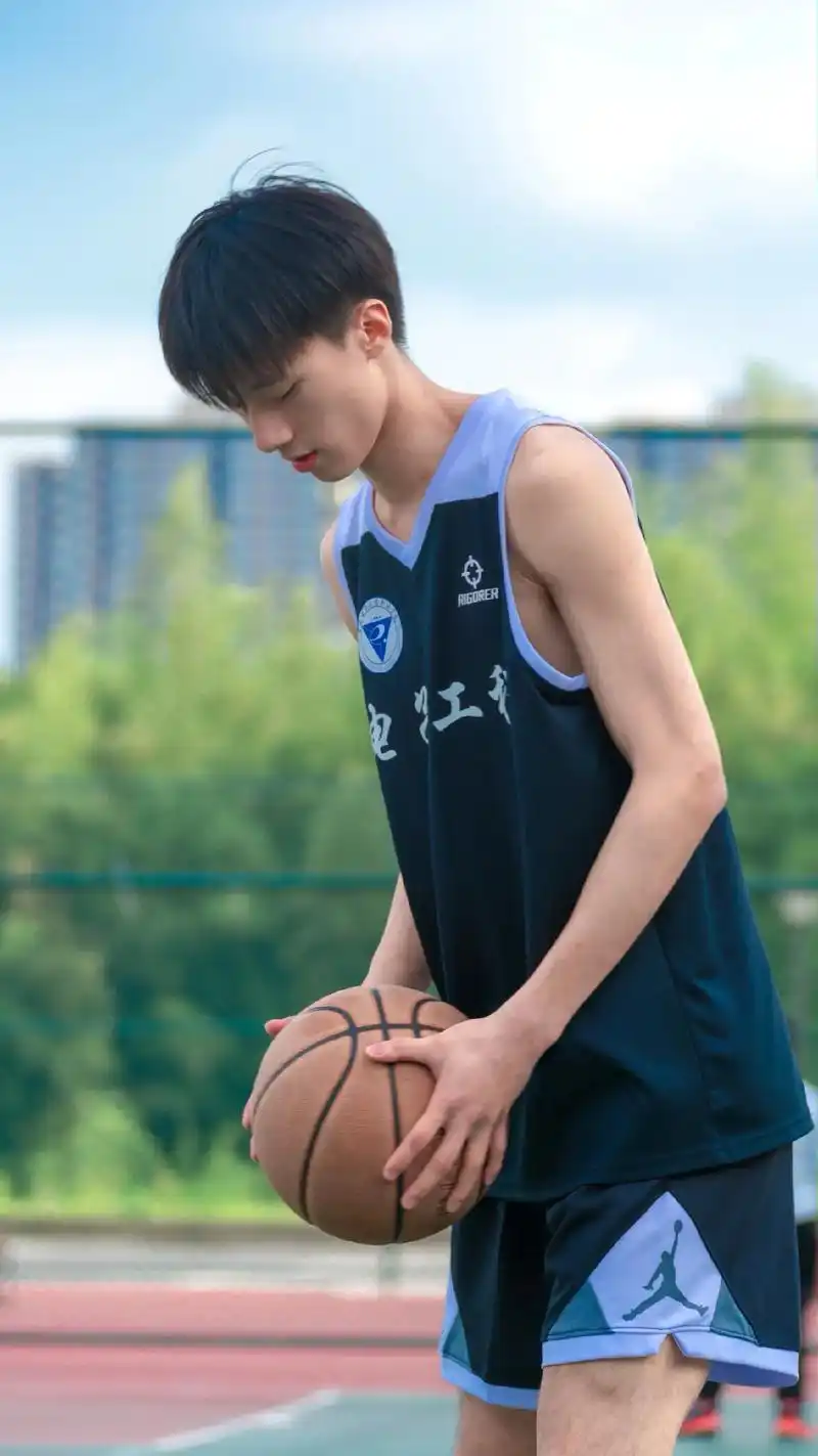 什么都不做 才会来不及 . #摄影#篮球#校园#林子枫#校草 - 抖音