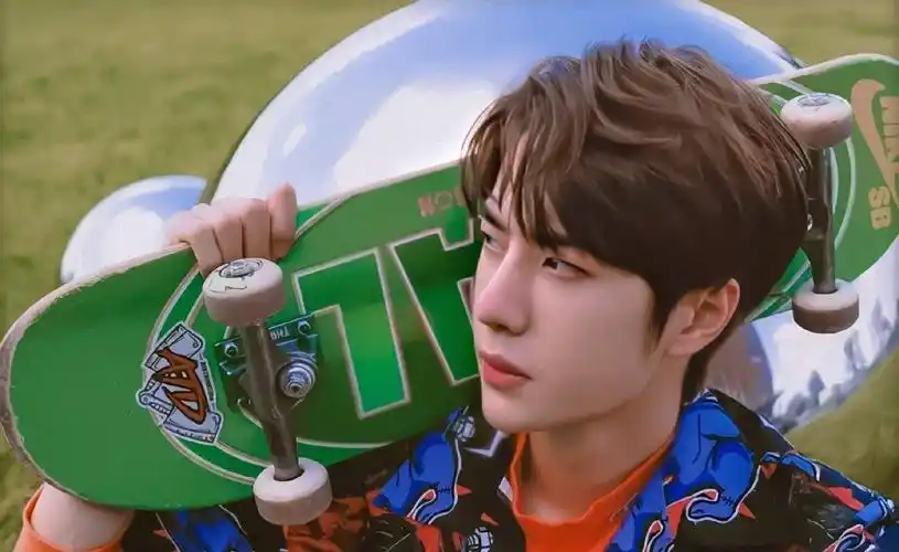 王一博回应被邓亚萍喊话上奥运,谦逊表态会吃苦,原是两人将同台_滑板