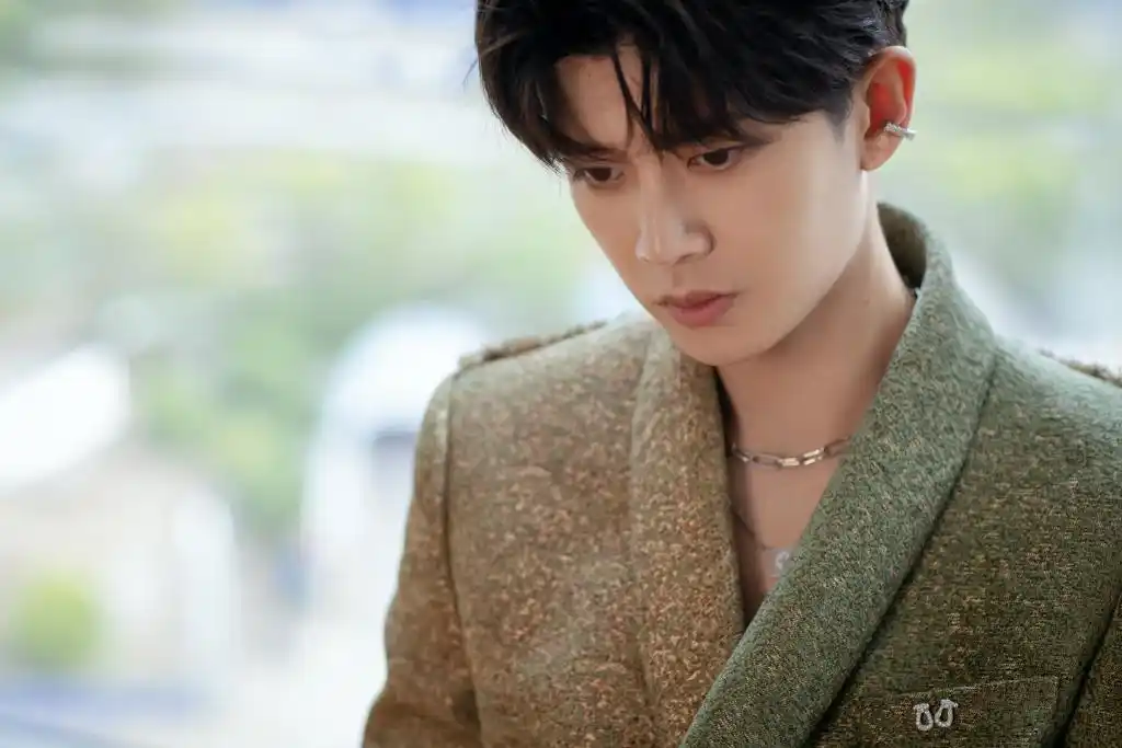 消息欢迎长意宝宝上岸任嘉伦美貌鲨人达成绿色西装造型出席优酷发布会