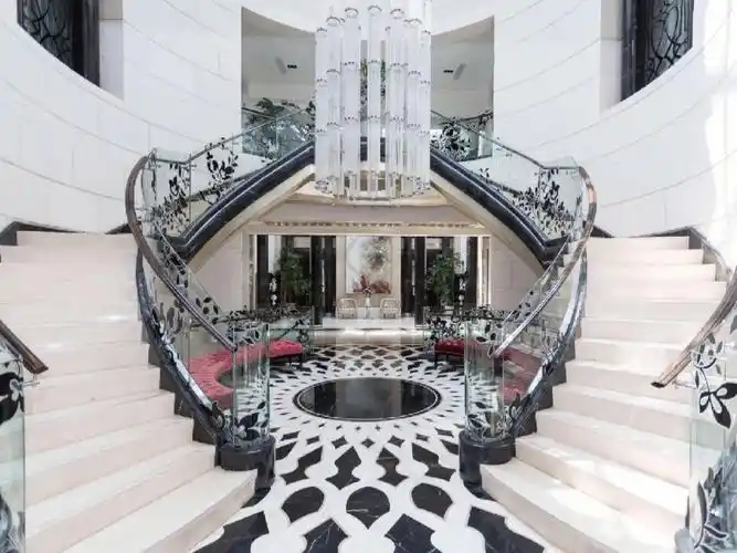 财富公馆三期出售1亿出租25万月