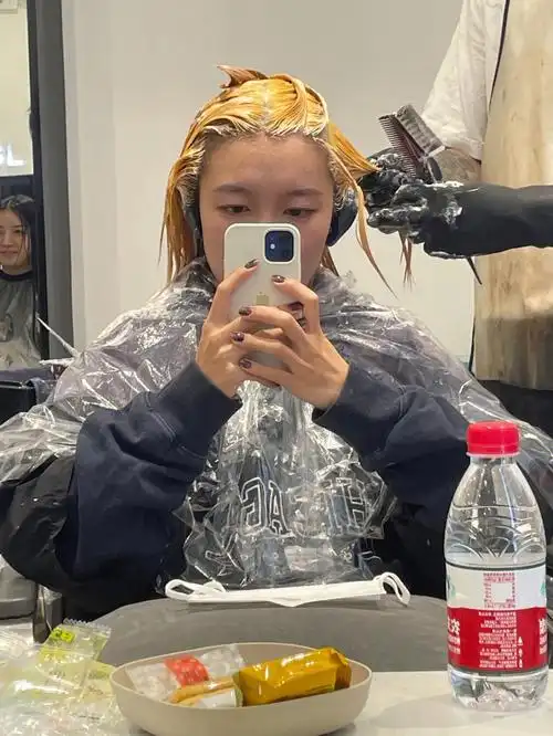 染发记录变成小魔仙严莉莉的过程