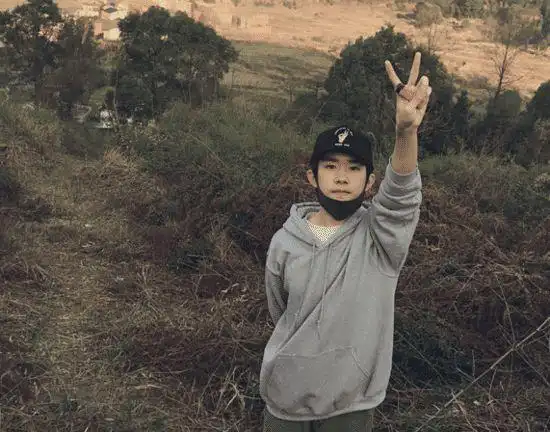 在十八岁以后的日子,这个喜欢比耶的少年,是否也能够像这样一直