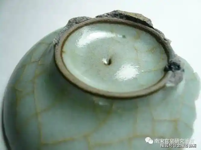 紫口铁足珍贵南宋官窑青瓷在香港故宫文化博物馆展出