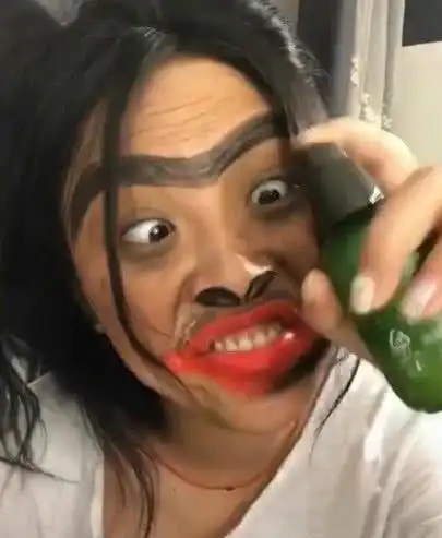 【一点资讯】最丑"如花"被骂滚出抖音,卸掉妆容看到素颜后,网友惨遭打
