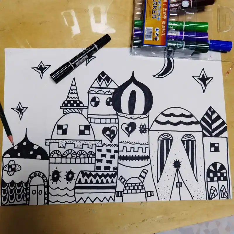 《线描城堡》 通过各种线条  进行装饰 非常出效果哦 适合一年级学生